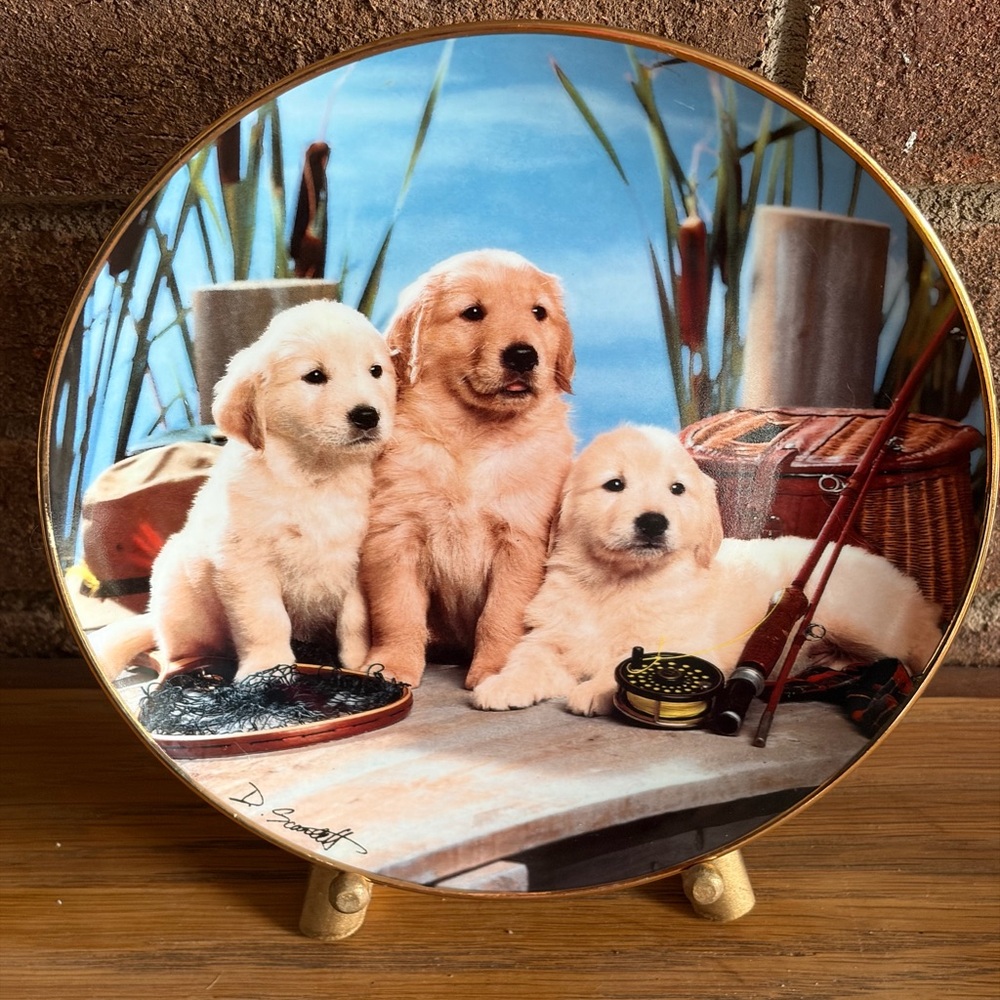 Royal Doulton Golden Retriever Porcelain Decorative Plate, “Reel Pals”